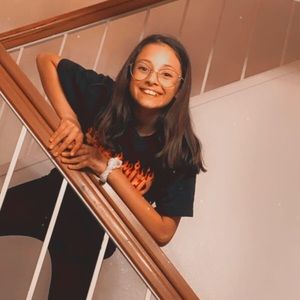Meet your Posher, Isabella